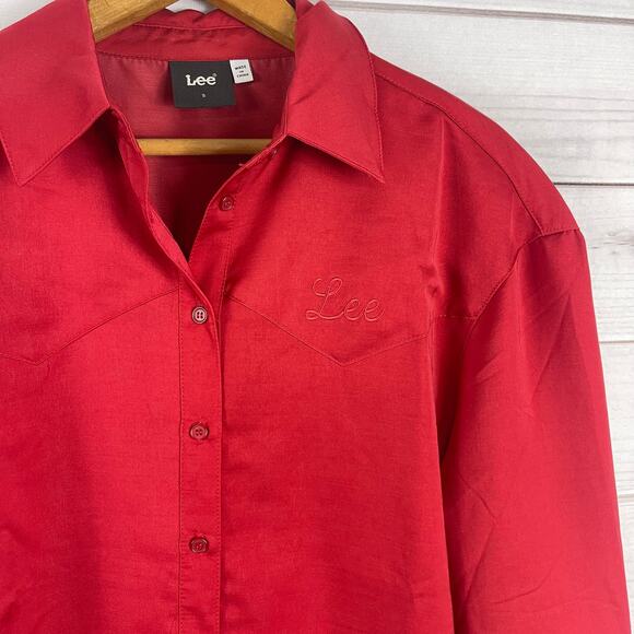 ANTHROPOLOGIE LEE Embroidered Red Satin Feel Button Down Long Sleeve Small - Picture 4 of 9